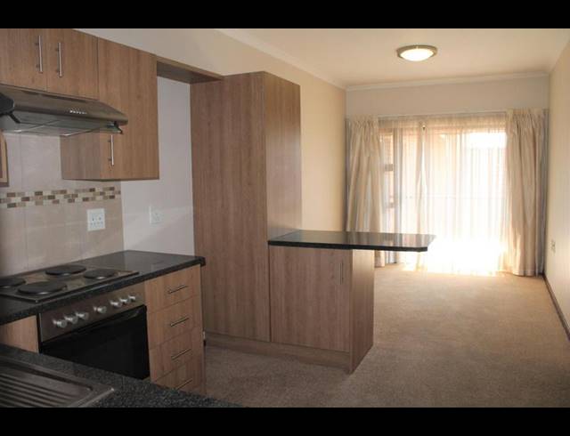 1 BEDROOM APARTMENT FOR SALE IN OLIVEDALE